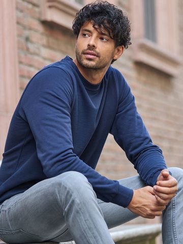 Die Stickerlein in Abendheim bietet Sweatshirts für Damen und Herren, die gut bestickbar sind